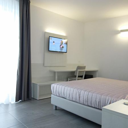 ליגננו סביאדורו Hotel Paris מראה חיצוני תמונה