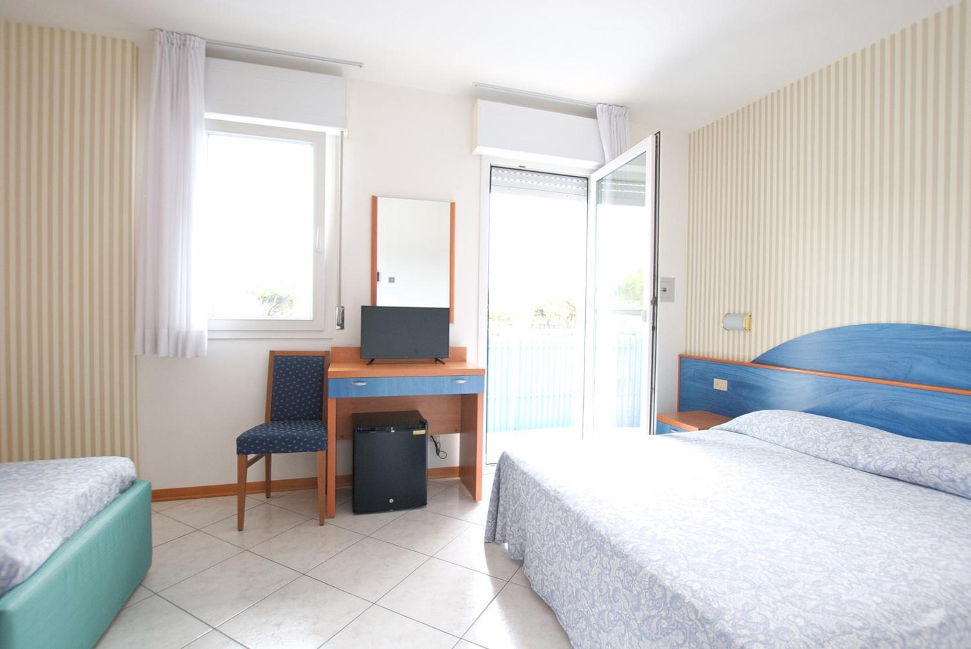 ליגננו סביאדורו Hotel Paris מראה חיצוני תמונה