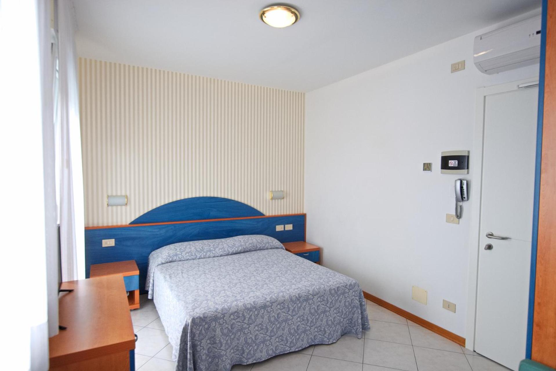 ליגננו סביאדורו Hotel Paris מראה חיצוני תמונה