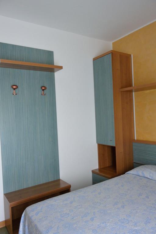 ליגננו סביאדורו Hotel Paris חדר תמונה