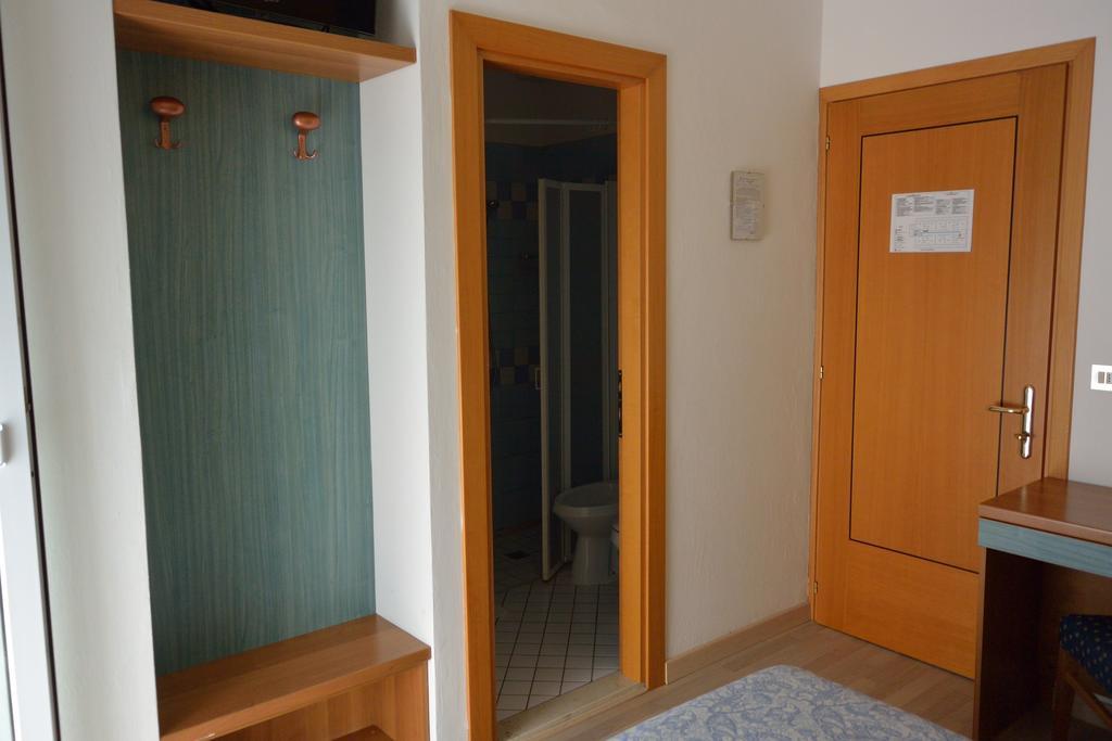 ליגננו סביאדורו Hotel Paris מראה חיצוני תמונה