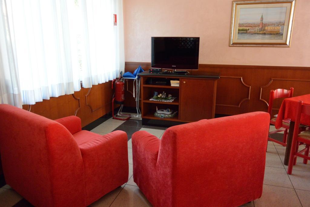 ליגננו סביאדורו Hotel Paris מראה חיצוני תמונה