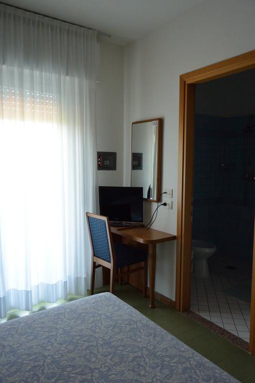 ליגננו סביאדורו Hotel Paris מראה חיצוני תמונה