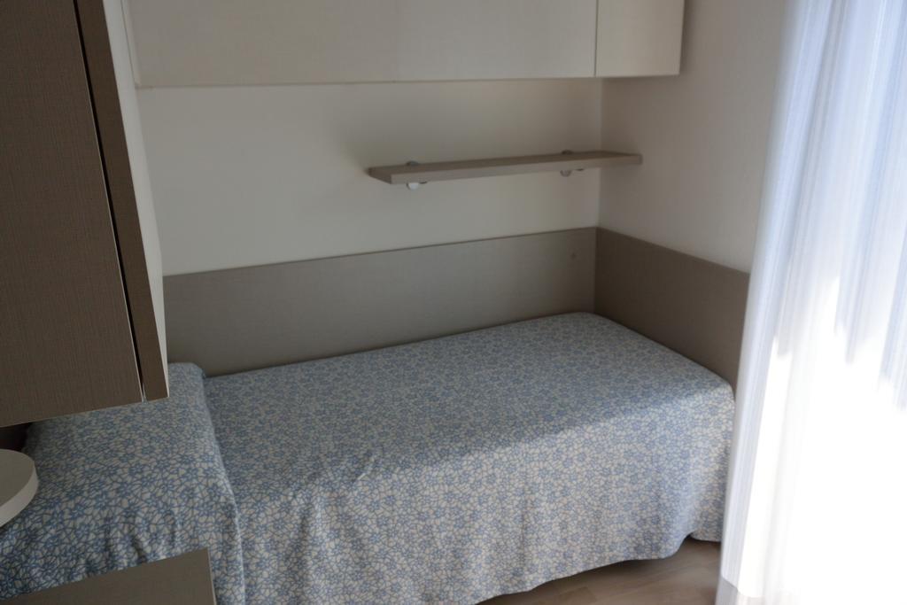 ליגננו סביאדורו Hotel Paris חדר תמונה